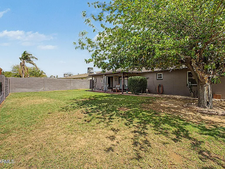 14002 N 37th Pl — Photo 9