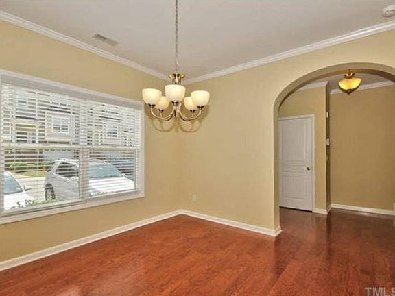 Arched entrace to Dining