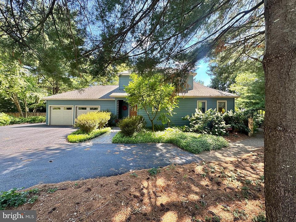 1st image of 406 E Hazel Ave