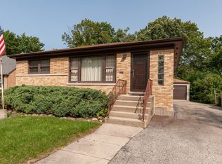 17936 W Greentree Rd, Grayslake, IL 60030