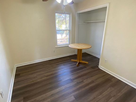2nd image of 1064 Longstreet Dr