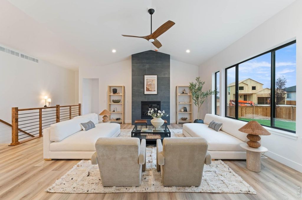 23 Snowcap Dr