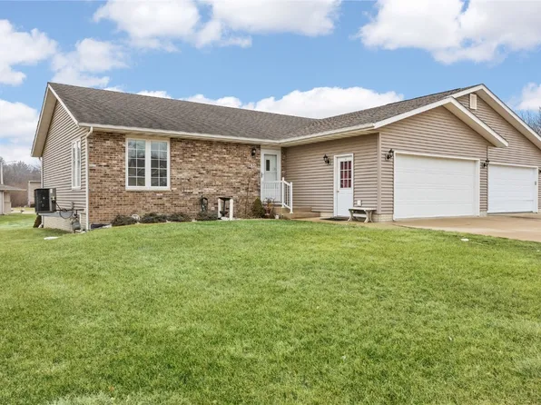 835 E Liberty St, Anamosa, IA 52205