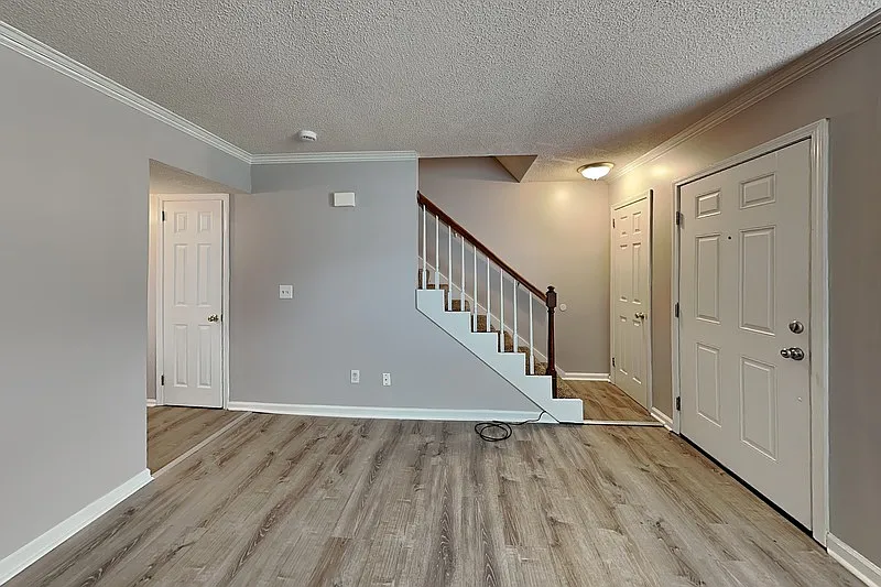 2 bed, 1.5 bath, 1172 sqft, $1,200 — Photo 4
