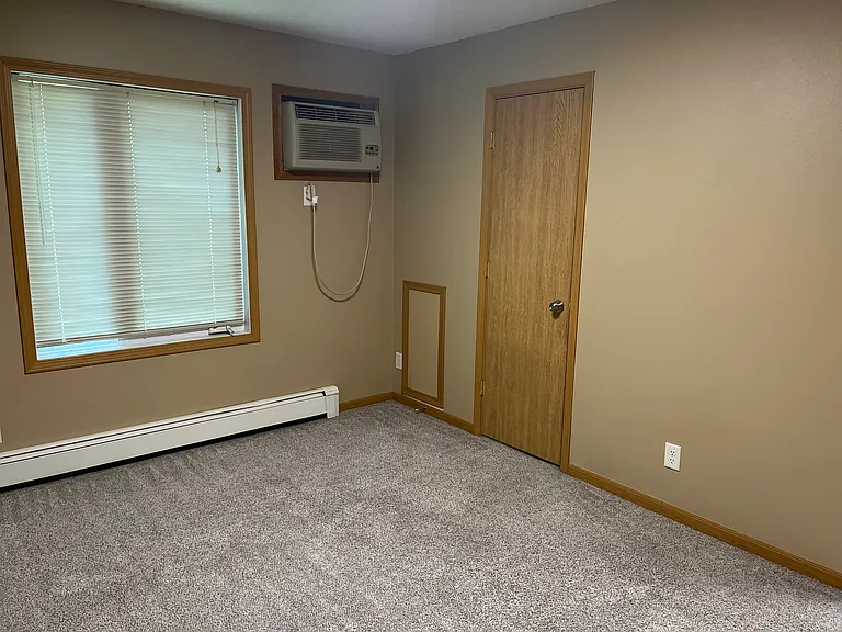 88 Olive Ct #6 — Photo 5