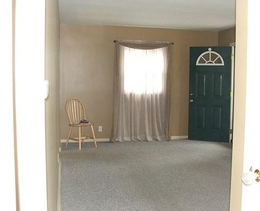 2nd image of 665 Jerry Dr