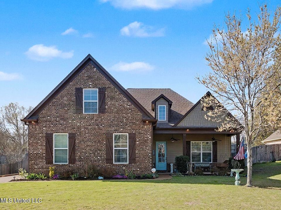 1st image of 604 Rowan Oak Pl
