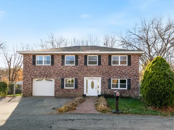 96 Leroy Ave, Methuen, MA 01844