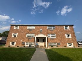 7080 Starcliff Ave NW