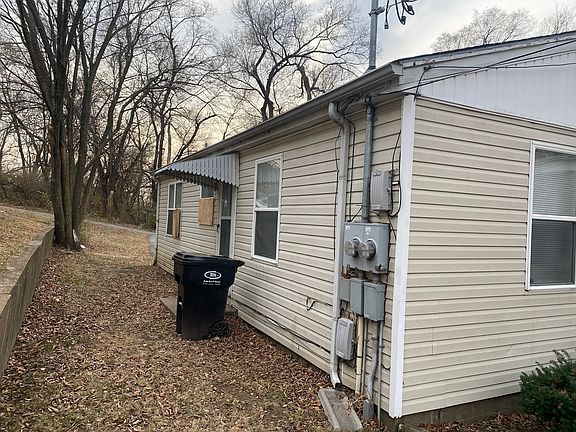 3rd image of 1535 W College Ter