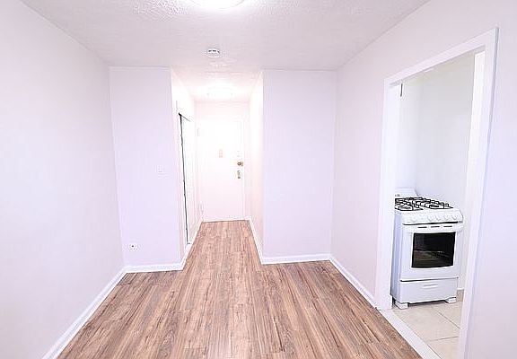 5th image of 143-45 Sanford Ave #601
