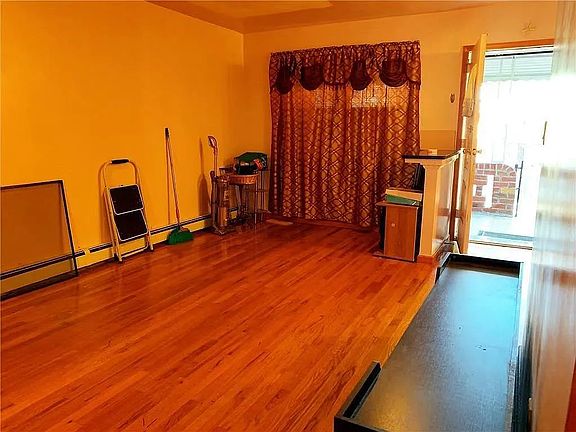 3rd image of 8838 Bay 16 St