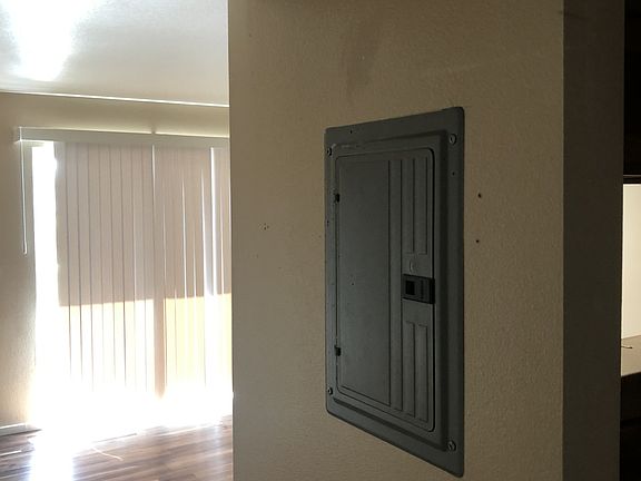 2nd image of 100 W Curtis St #201