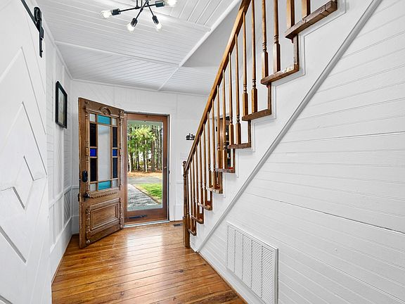 9th image of 1505 Pendergrass Rd