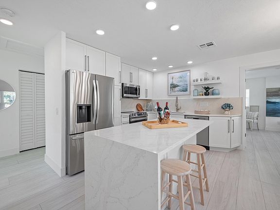 2nd image of 656 NE Bernard Street