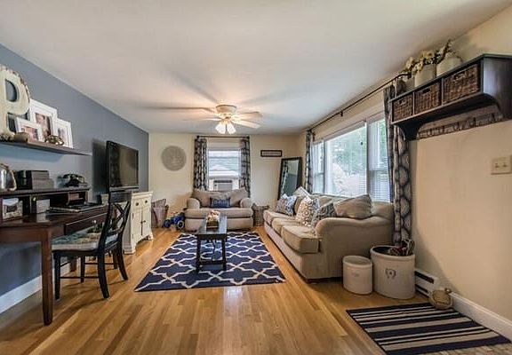3rd image of 74 Wentworth Ave