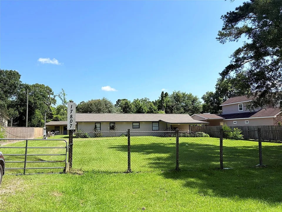 17807 Dean Ct