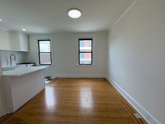 4th image of 1221 N Franklin St #11448817