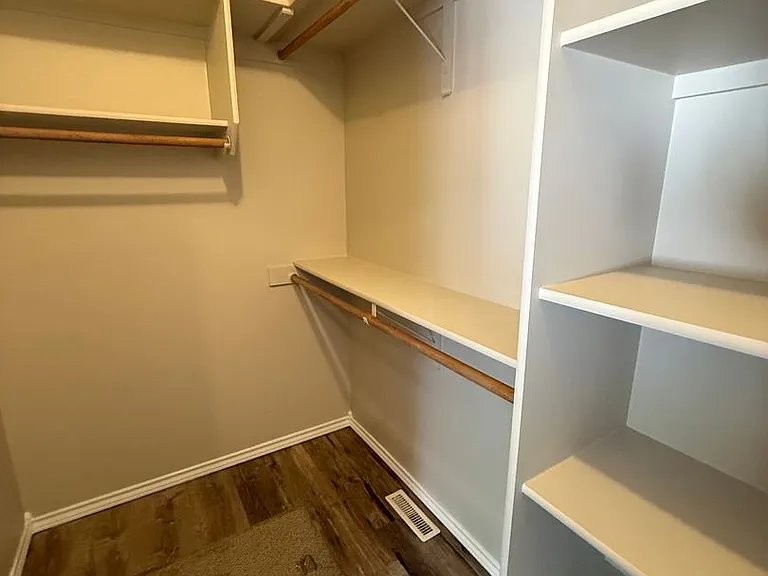 10812 Saffron Dr — Photo 12