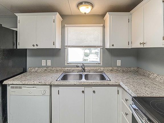 3rd image of 1411 Herring St