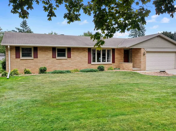 1192 Alice Dr, Green Bay, WI 54304