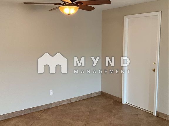 4th image of 4027 E Gelding Dr