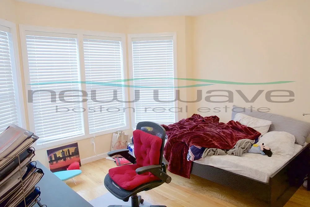 3 bed, 1000 sqft, $4,500 — Photo 1