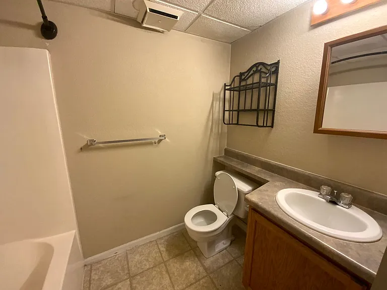 1605 Steamboat Ln — Photo 21
