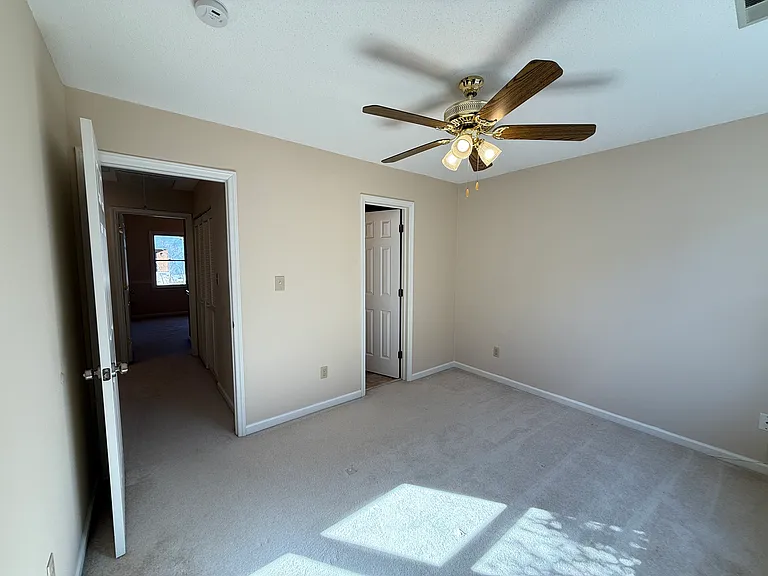 1456 Barton Place Dr — Photo 17