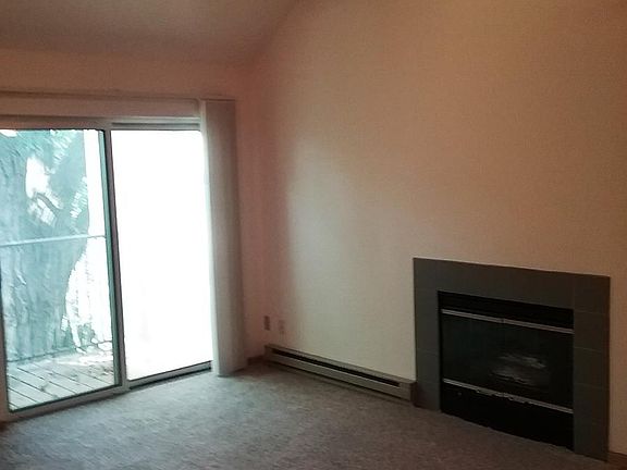Living room comes with gas fireplace (which is a utility the