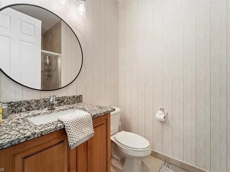 6670 Marbella Ln — Photo 18