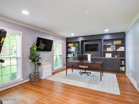5th image of 216 Kinnaird Ln