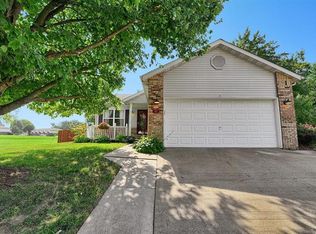 101 Bayfield Dr, Glen Carbon, IL