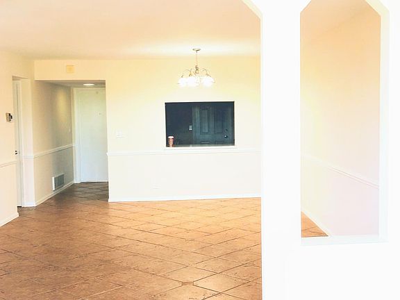 2nd image of 3111 NE 51st St