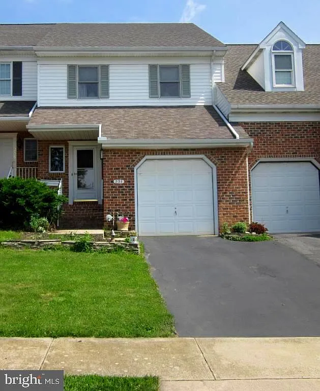 231 Providence Pl photo 1