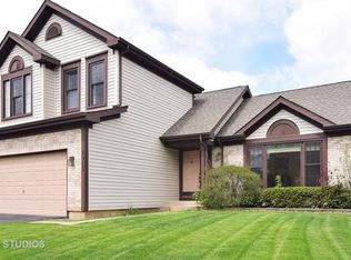 1015 Inglewood Ln, Elgin, IL 60120