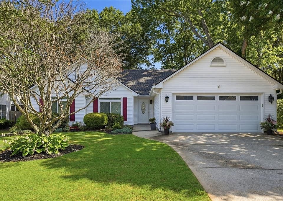 1st image of 584 Fernstone Trl