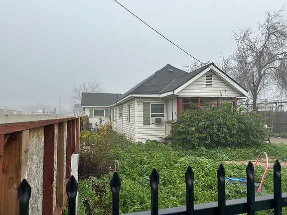 2nd image of 701 W Bianchi Rd