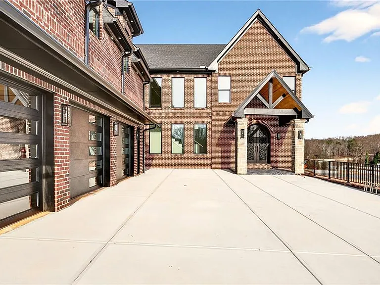 403 Thunder Rd — Photo 3