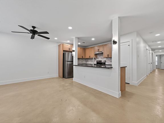 2nd image of 3206 Sayle St Unit B