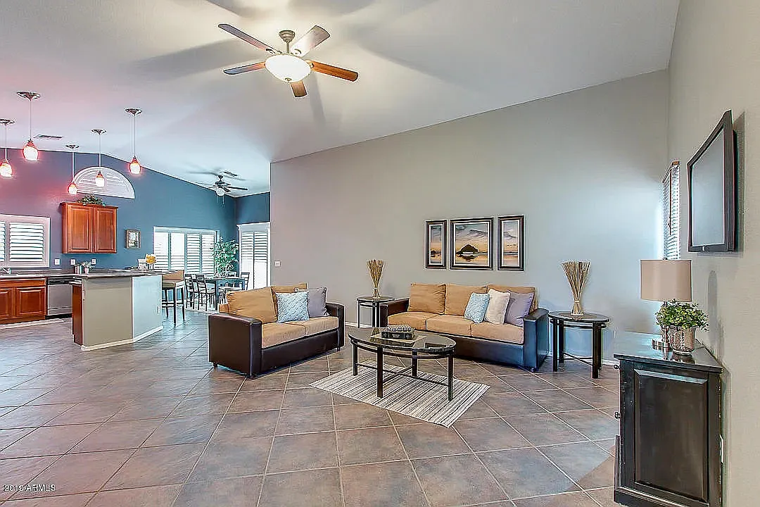 3 bed, 1690 sqft, $2,300 — Photo 1