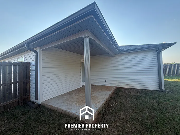 110 Castlebar Cir — Photo 21