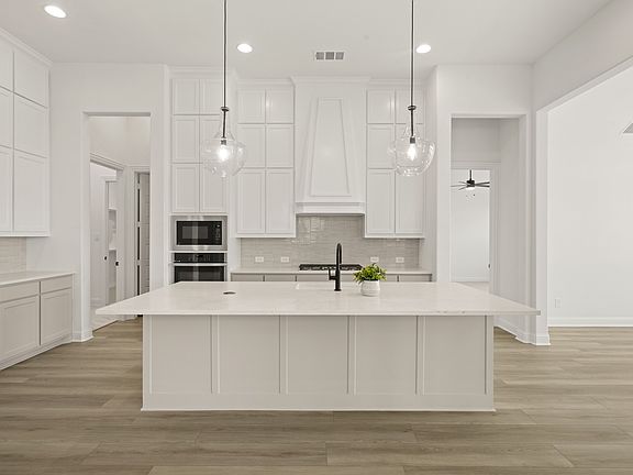 2nd image of 2608 Alyssa St