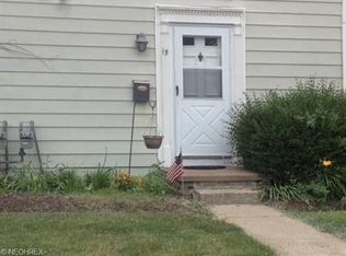15 Valley Forge Ln, Elyria, OH 44035