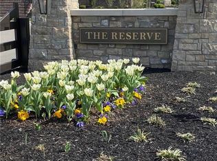 9350 Juniper Reserve Dr, Prairie Village, KS 66207
