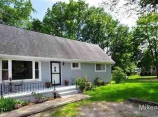 6885 Playfair Ter, West Bloomfield, MI 48323