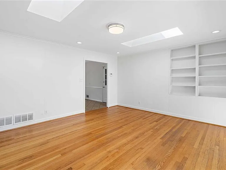 274 Land O Lakes Ct NE — Photo 16