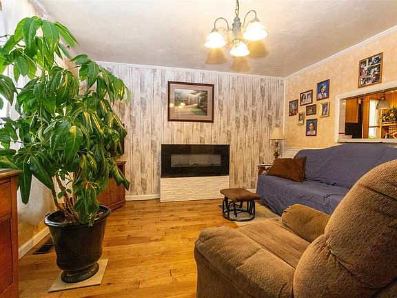 5th image of 508 E 13th St