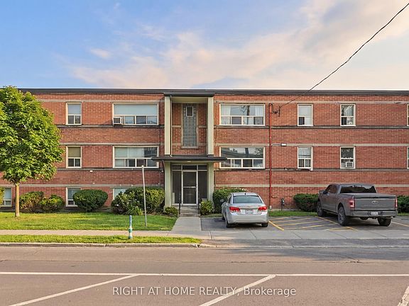 3rd image of 223 Macnab St S #11