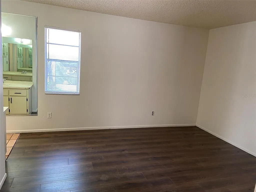3 bed, 2.0 bath, 1150 sqft, $1,595 — Photo 2